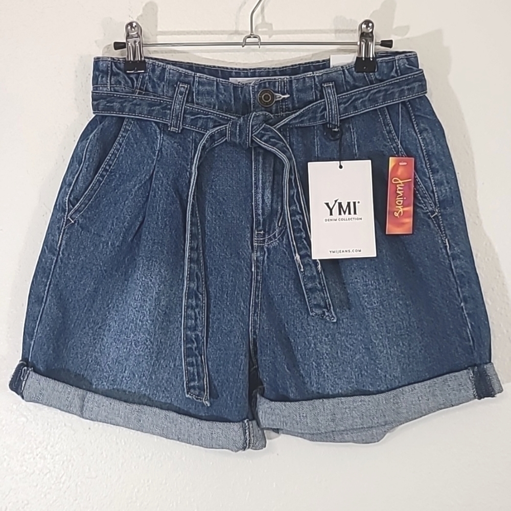 *NWT* YMI High-Rise Pleated Denim Shorts, size 3/26